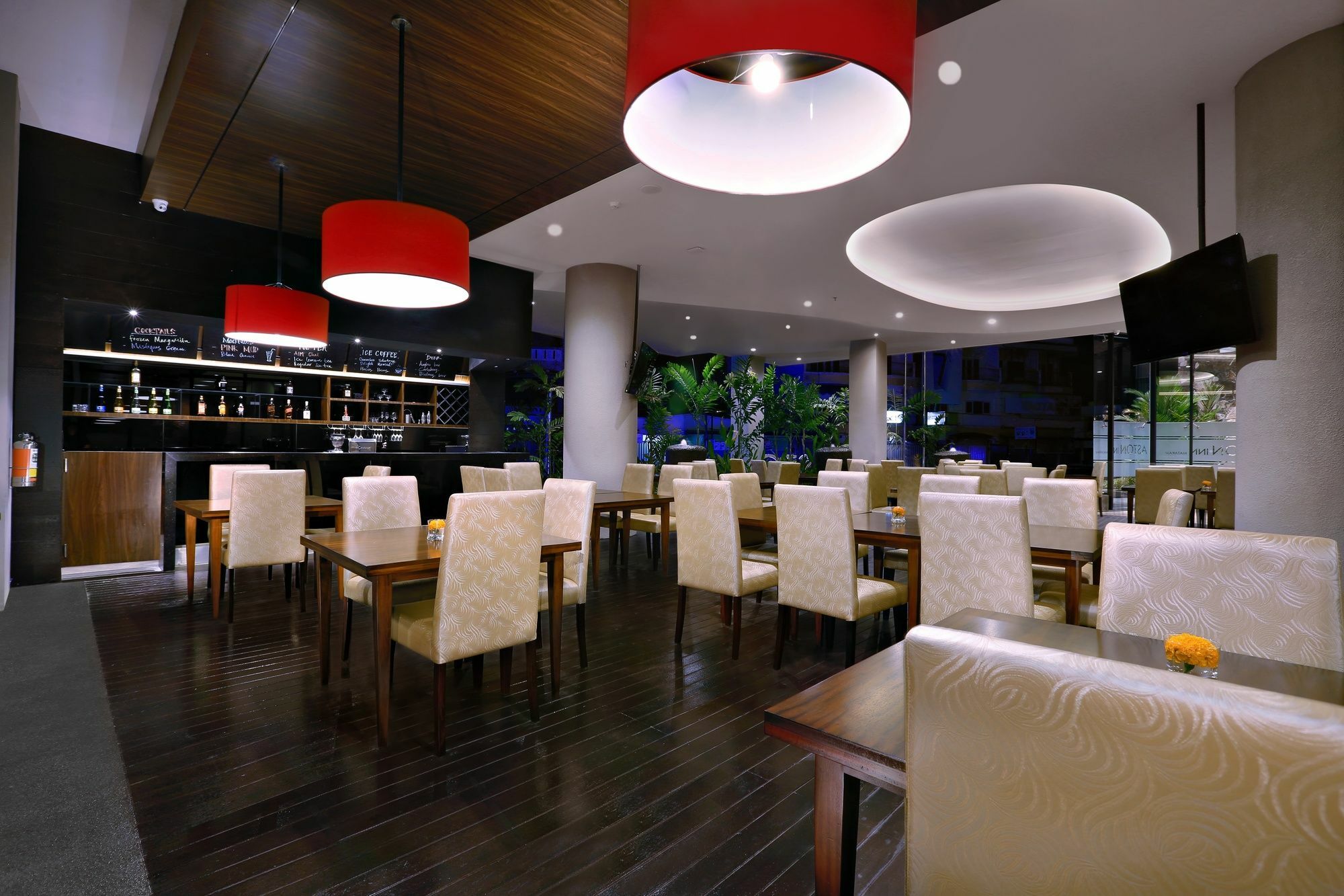Aston Inn Ματαράμ Εξωτερικό φωτογραφία